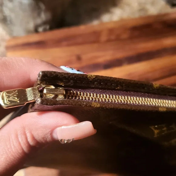 Louis Vuitton Monogram Toiletry Pouch Pochette - Picture 10 of 14